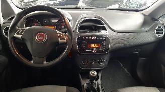 Fiat Punto 1.4  BENZ 1.368CC 57KW 77PK picture 7