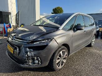 Vaurioauto  passenger cars Citroën C4 Picasso 1.2 PureTech Business 7 Personen 2018/9