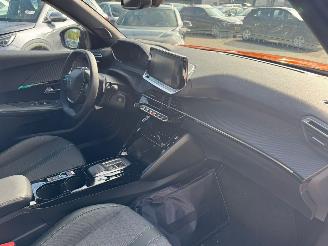 Peugeot 2008 1.2 PureTech Allure AUTOMAAT picture 10