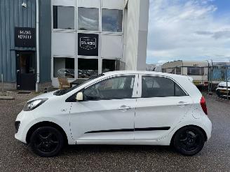 Kia Picanto 1.0 CVVT ISG Comfort Pack BJ 2013 109.721 KM picture 2