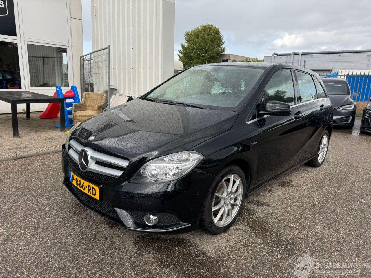 Mercedes B-klasse 200 Ambition BJ 2012 141.528 KM