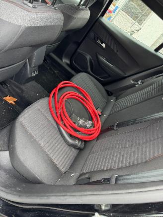 Peugeot e-2008 EV Active 50 kWh picture 17