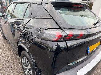 Peugeot e-2008 EV Active 50 kWh picture 4