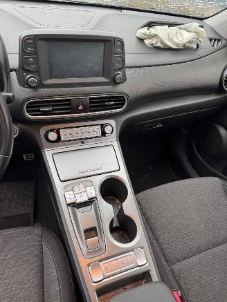 Hyundai Kona EV AUTOMAAT Comfort Smart 39 kWh BJ 2020 60.797 KM picture 9