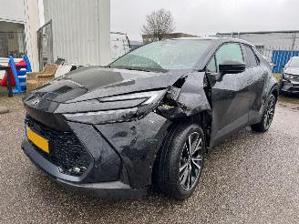 Coche accidentado Toyota CH-R 2.0 AUTOMAAT Plug-in Hybrid 220 Executive BJ 2025 10.197 KM 2025/7