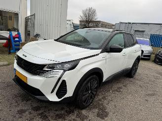 Auto incidentate Peugeot 3008 1.6 HYbrid 225 GT Pack Business AUTOMAAT 2022/2