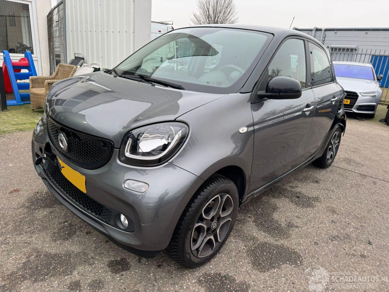 Smart Forfour 1.0 Business Solution