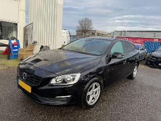 Coche accidentado Volvo V-60 2.0 D2 Nordic+ 2016/7
