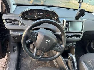 Peugeot 208 1.2 VTi Blue Lease picture 12