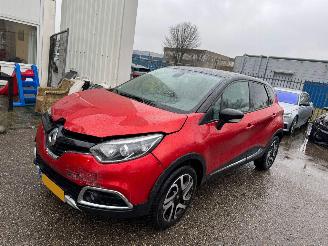 Damaged car Renault Captur 1.5 dCi Xmod BJ 2016 293.034 KM 2016/5