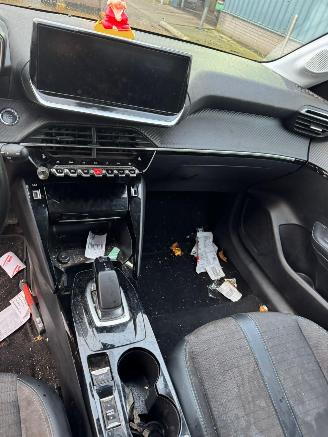 Peugeot e-208 EV Allure Pack 50 kWh AUTOMAAT  BJ 2021 119.125  KM picture 16