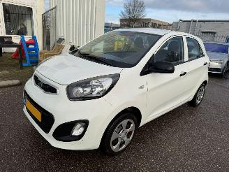 Damaged car Kia Picanto 1.0 CVVT Airco BJ 2011 165.191 KM 2011/6