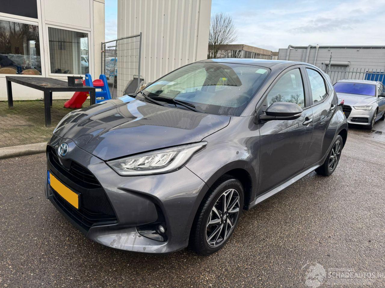 Toyota Yaris 1.5 Hybrid Dynamic AUTOMAAT BJ 2023 39.373 KM
