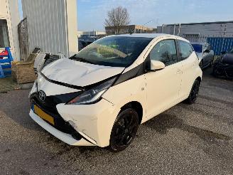 škoda osobní automobily Toyota Aygo 1.0 VVT-i x-play BJ 2014 142.605 KM 2014/9