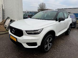 Vaurioauto  passenger cars Volvo XC40 1.5 T3 R-Design AUTOMAAT 2019/10