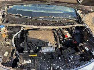 Peugeot 5008 1.2 PureTech Blue Lease Premium picture 9