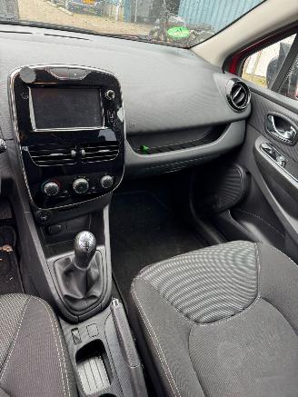 Renault Clio 1.2 Night & Day picture 13