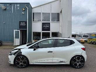 Avarii autoturisme Renault Clio 1.6 AUTOMAAT 220 PK R.S. Trophy 2016/9