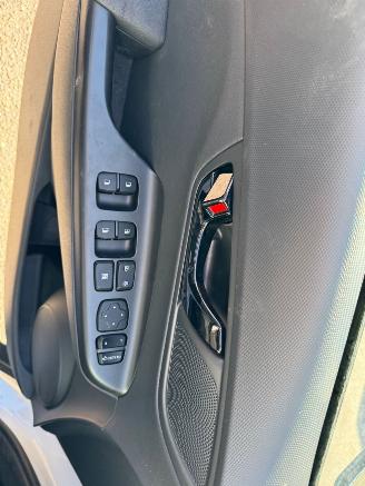 Hyundai Kona 1.6 AUTOMAAT GDI HEV Premium Sky picture 24