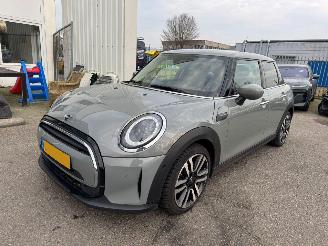 damaged passenger cars Mini One 1.5 One  John Cooper Works 2021/9