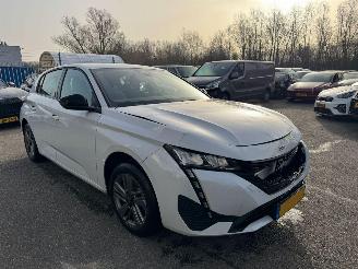 Damaged car Peugeot 308 1.2 PureTech Active Pack Business 2024/11