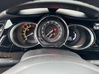 Citroën DS3 Cabrio 1.2 VTi Chic picture 12