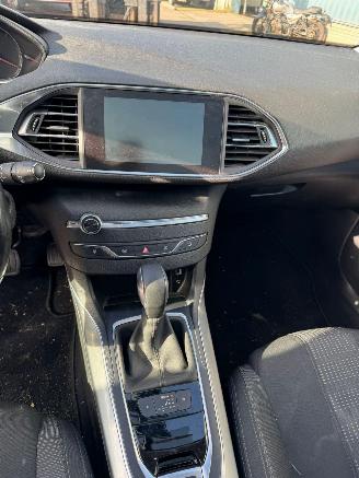 Peugeot 308 SW 1.6 BlueHDI Blue Lease picture 11