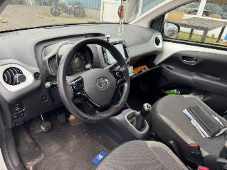 Toyota Aygo 1.0 VVT-i x-play picture 9