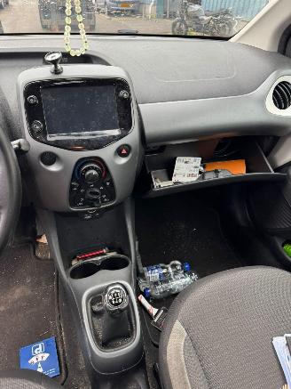 Toyota Aygo 1.0 VVT-i x-play picture 11