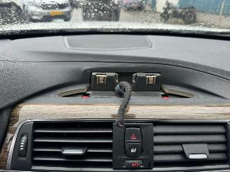 BMW 3-serie 320i  AUTOMAAT Luxury Edition picture 13