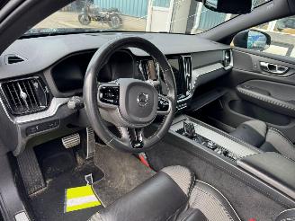 Volvo V-60 2.0 B3 R-Design picture 12