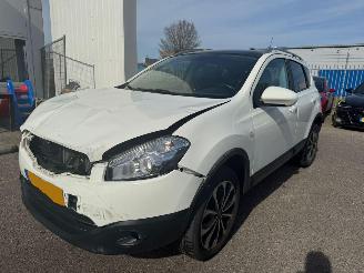 krockskadad bil auto Nissan Qashqai 1.6 Connect Edition 2012/6