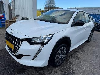 Damaged car Peugeot e-208 50 kWh Active 2022/6