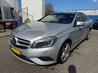 uszkodzony samochody osobowe Mercedes A-klasse 180 Ambition 2012/9