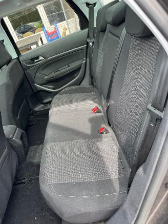 Peugeot 308 SW 1.2 PureTech Blue Lease Executive picture 18