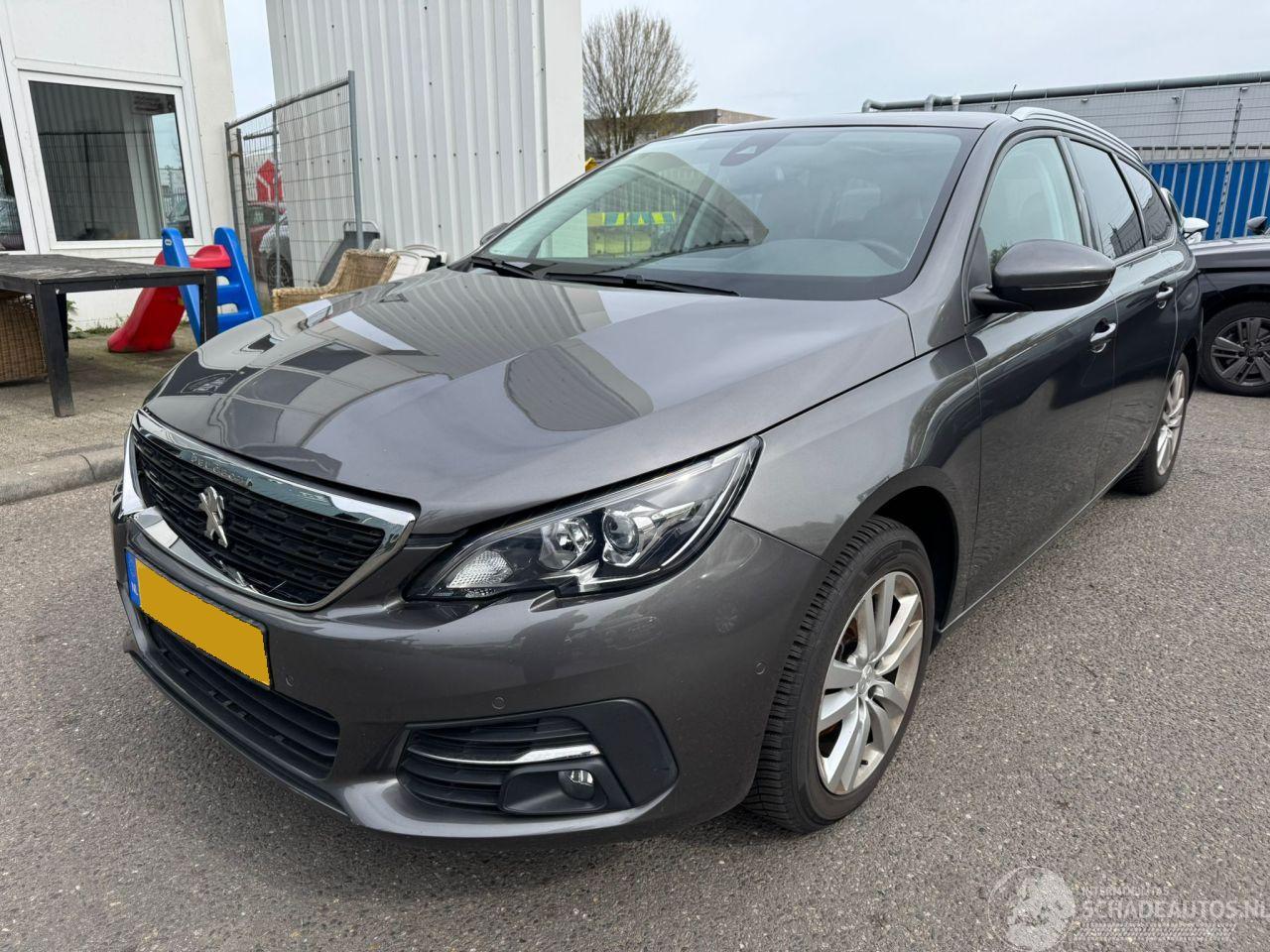 Peugeot 308 SW 1.2 PureTech Blue Lease Executive