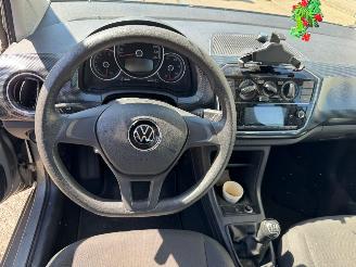 Volkswagen Up! 1.0 picture 14