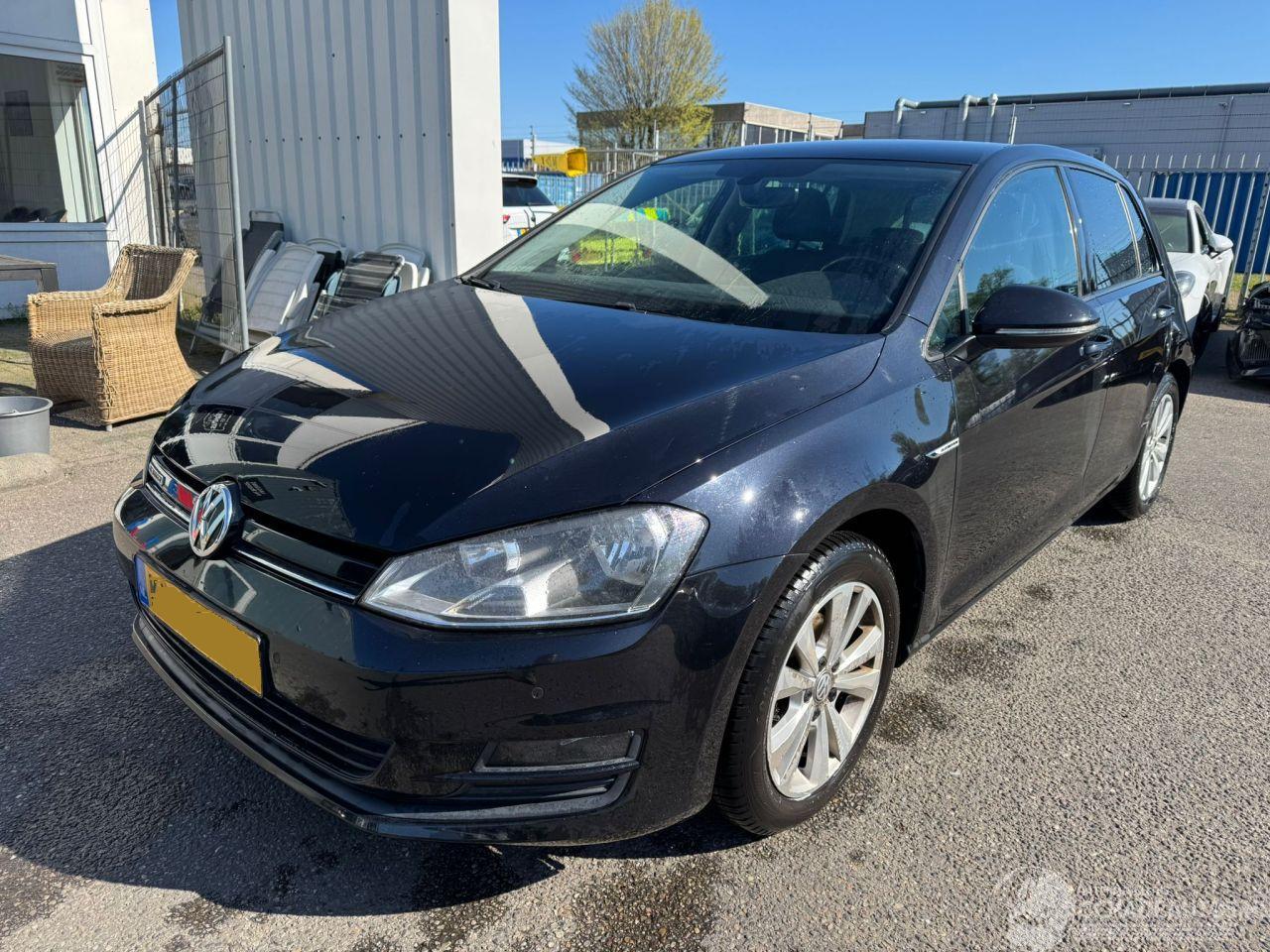 Volkswagen Golf 1.0 TSI Connected Series