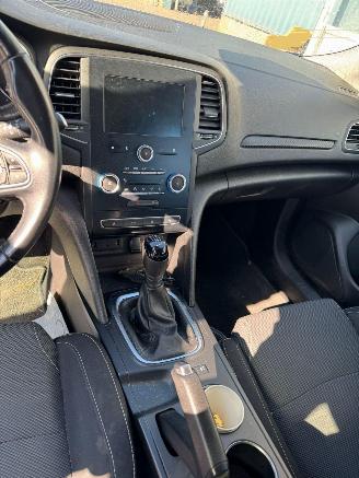 Renault Mégane Estate 1.2 TCe Life picture 13