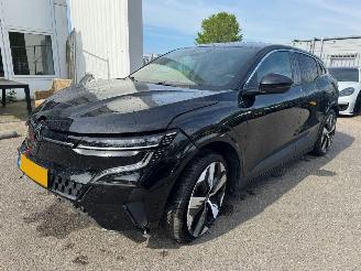 Voiture accidenté Renault Mégane E-Tech EV60 Optimum Charge Iconic 2023/4