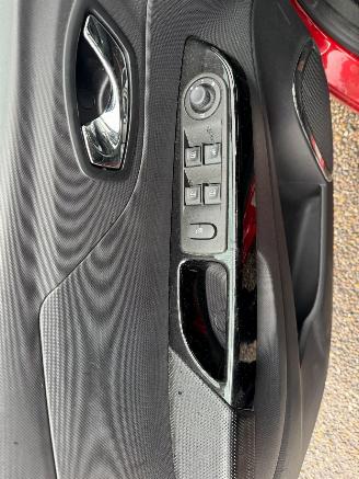 Renault Captur 0.9 TCe Helly Hansen picture 17