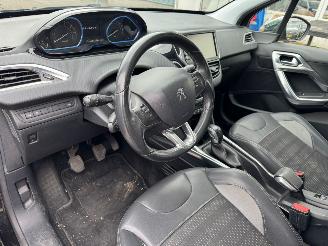 Peugeot 2008 1.2 VTi Allure Pack Premium Plus picture 12