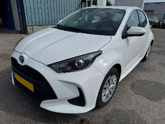 Unfallwagen Toyota Yaris 1.5 AUTOMAAT Hybrid Active 2021/8