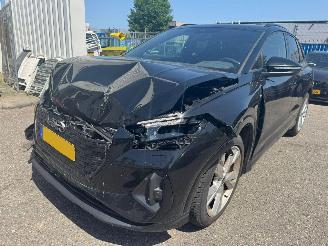Damaged car Audi Q4 40 Launch edition S Competition 77 kWh 2021/12