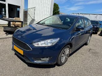 skadebil auto Ford Focus Wagon 1.0 Lease Edition 2017/9