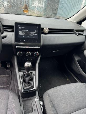 Renault Clio 1.0 TCe 90 Equilibre picture 10