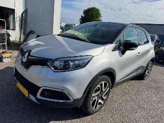 damaged passenger cars Renault Captur 0.9 TCe Xmod 2016/10