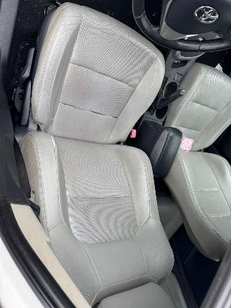 Toyota Auris 1.8 AUTOMAAT Hybrid Executive picture 19