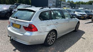BMW 3-serie 330d AUTOMAAT Dynamic picture 5