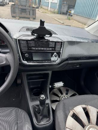 Volkswagen Up! 1.0 picture 9